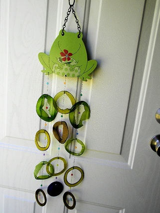 Frog with Colored Rings Glass Wind Chimes