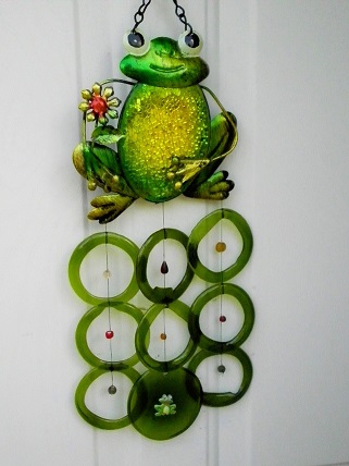 Green Glass Frog with Green Rings - Glass Wind Chimes