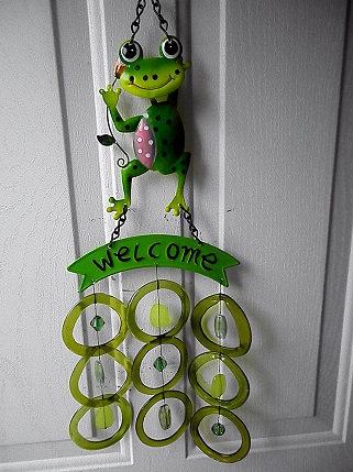 Welcome Green Frog with Green Rings - Glass Wind Chimes